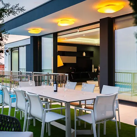 Luxury Ocean View I Swimming Pool I Vincents Place